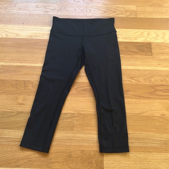 lululemon athletica Pants - Lululemon capri leggings